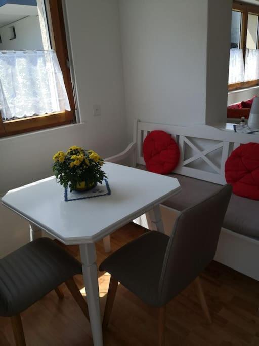Garten-Wohnung Eschen Exteriör bild